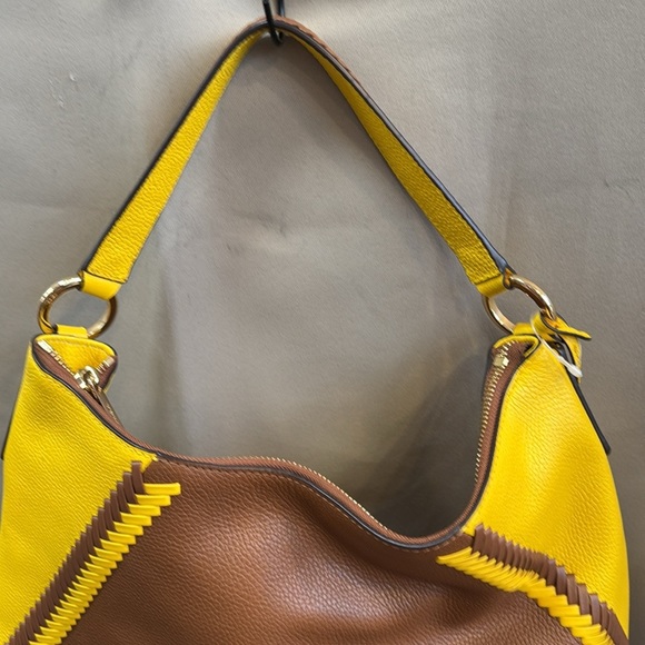 NWT Michael Kors Karson Pebbled Leather LG Shoulder Bag Luggage/citrus - Picture 3 of 5